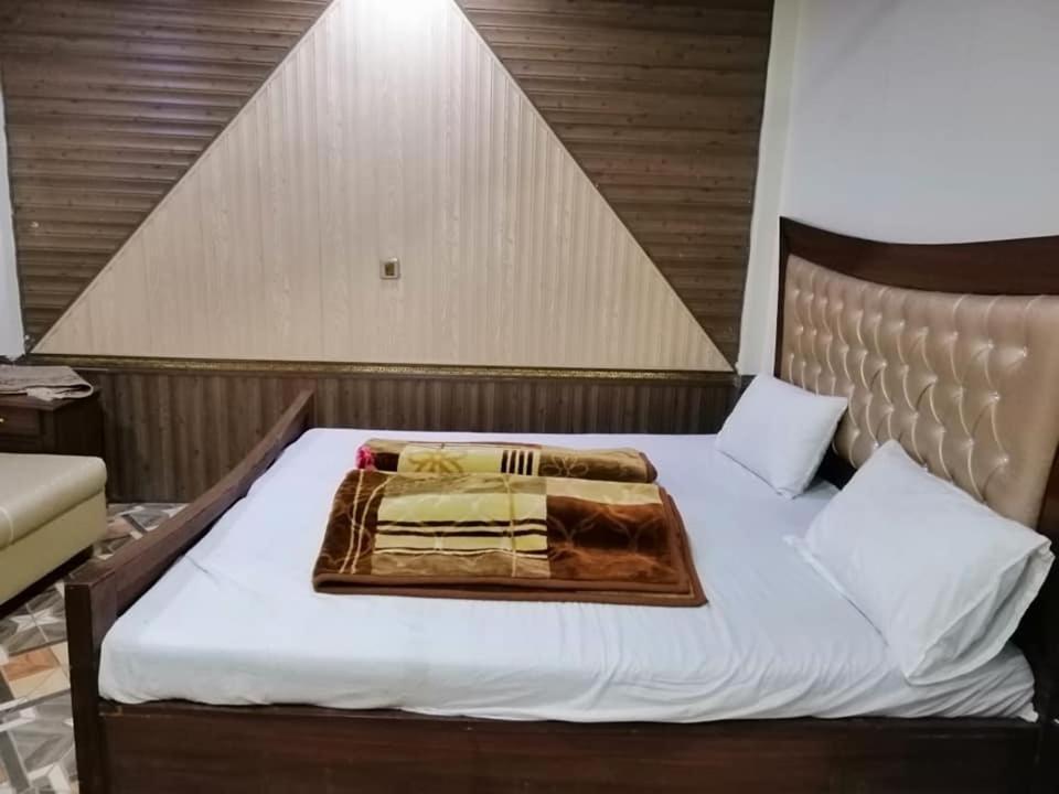 Madina Tower Hotel & Restaurant Bahrain Exteriör bild
